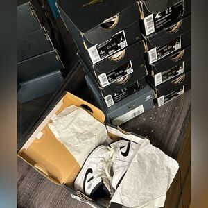 Toddler Jordan 1 Mids Black and White